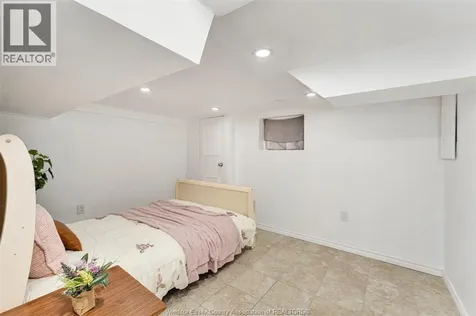 1055 Hall Avenue Windsor ON N9A 2M6
