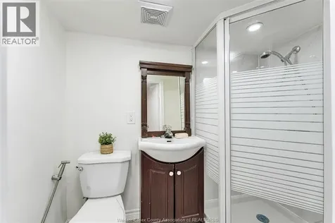 1055 Hall Avenue Windsor ON N9A 2M6