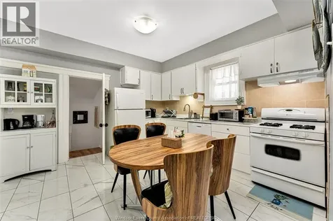 1055 Hall Avenue Windsor ON N9A 2M6