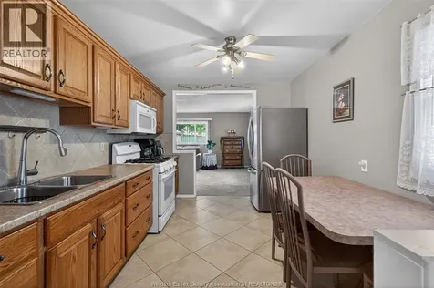 3733 Vaughan Street Windsor ON N9C 1Z6