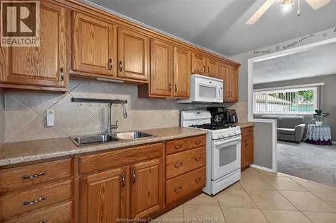3733 Vaughan Street Windsor ON N9C 1Z6