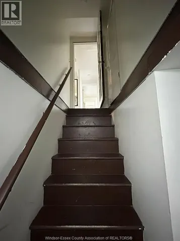 3153 Peter Street Windsor ON N9C 1H3