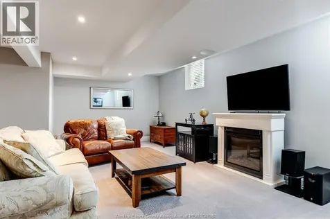 8 Wisteria Lane Kingsville ON N9Y 0E3