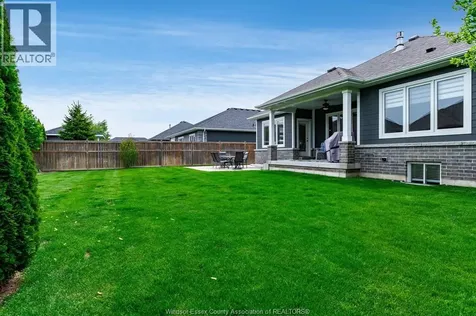 8 Wisteria Lane Kingsville ON N9Y 0E3