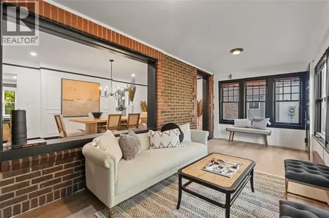 2163 Victoria Windsor ON N8X 1P8