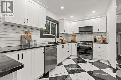 2163 Victoria Windsor ON N8X 1P8