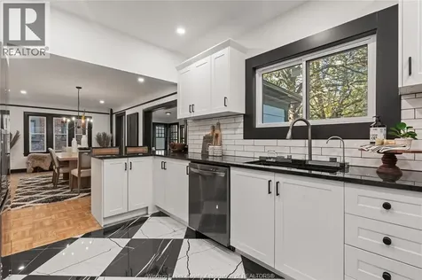2163 Victoria Windsor ON N8X 1P8