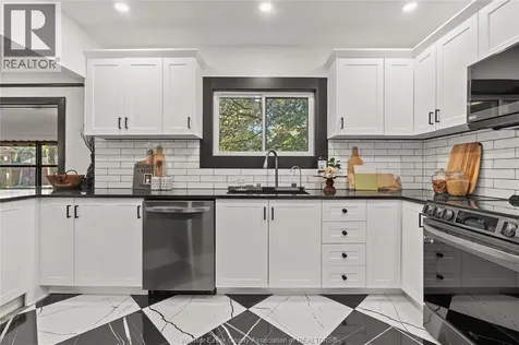 2163 Victoria Windsor ON N8X 1P8