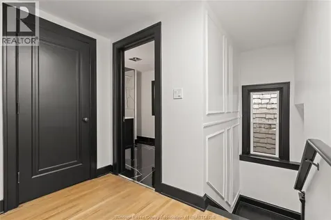 2163 Victoria Windsor ON N8X 1P8