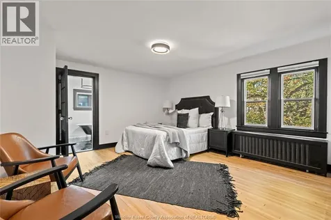 2163 Victoria Windsor ON N8X 1P8
