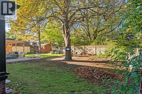 2163 Victoria Windsor ON N8X 1P8