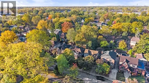2163 Victoria Windsor ON N8X 1P8