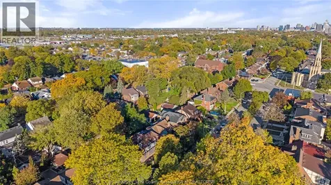 2163 Victoria Windsor ON N8X 1P8