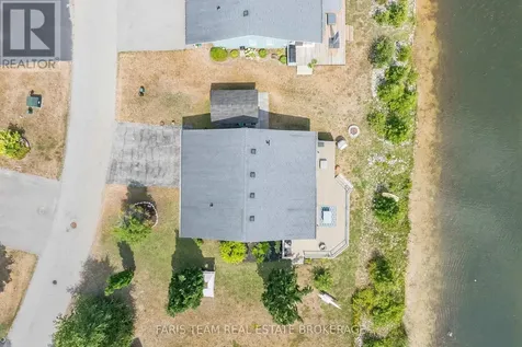 3 Awenda Avenue Wasaga Beach ON L9Z 1X7
