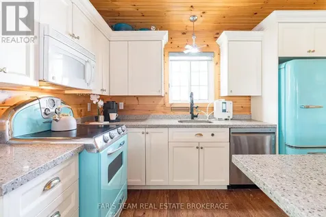 3 Awenda Avenue Wasaga Beach ON L9Z 1X7