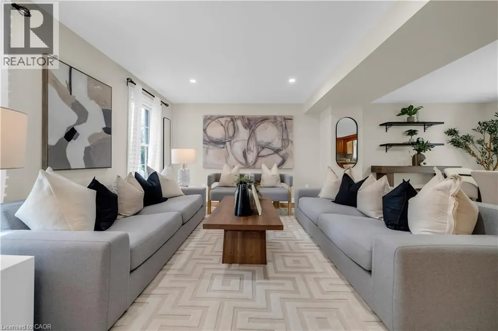 26 Peachtree Crescent Cambridge ON N1S 4W5