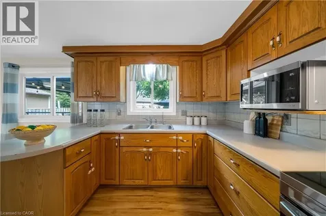 26 Peachtree Crescent Cambridge ON N1S 4W5