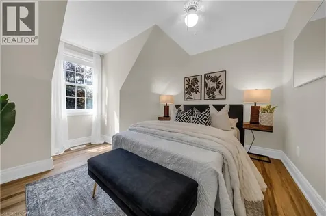 26 Peachtree Crescent Cambridge ON N1S 4W5