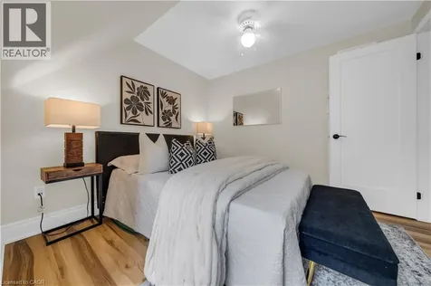 26 Peachtree Crescent Cambridge ON N1S 4W5