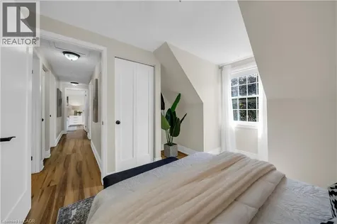 26 Peachtree Crescent Cambridge ON N1S 4W5