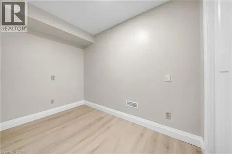 26 Peachtree Crescent Cambridge ON N1S 4W5