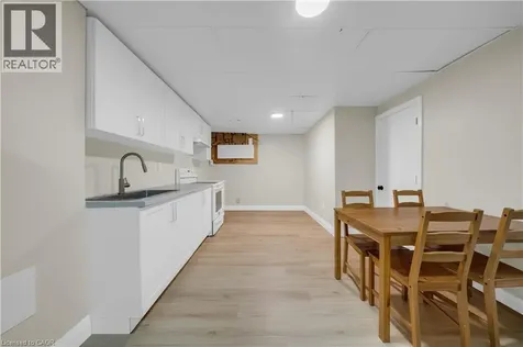 26 Peachtree Crescent Cambridge ON N1S 4W5
