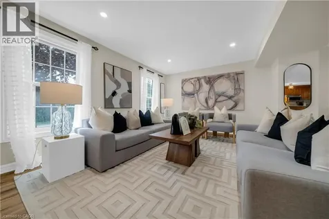 26 Peachtree Crescent Cambridge ON N1S 4W5