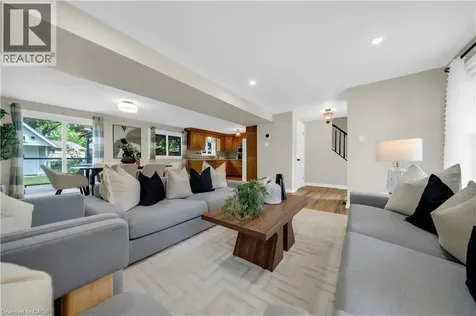 26 Peachtree Crescent Cambridge ON N1S 4W5