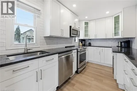 70 Whyte Avenue North Thorold ON L2V 2T7