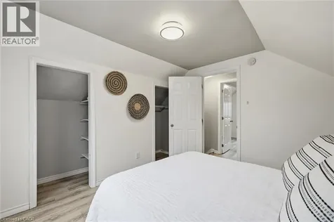 70 Whyte Avenue North Thorold ON L2V 2T7