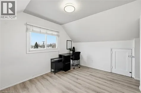 70 Whyte Avenue North Thorold ON L2V 2T7