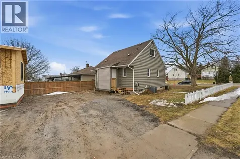 70 Whyte Avenue North Thorold ON L2V 2T7