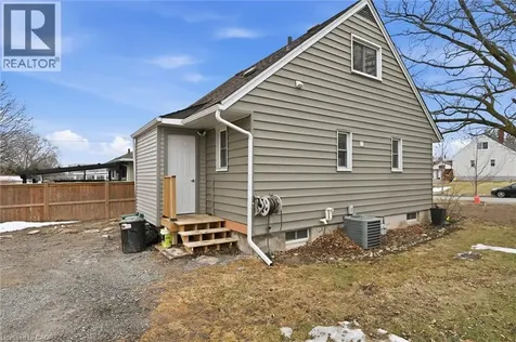 70 Whyte Avenue North Thorold ON L2V 2T7