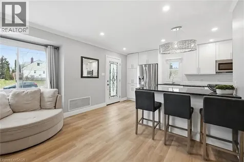 70 Whyte Avenue North Thorold ON L2V 2T7