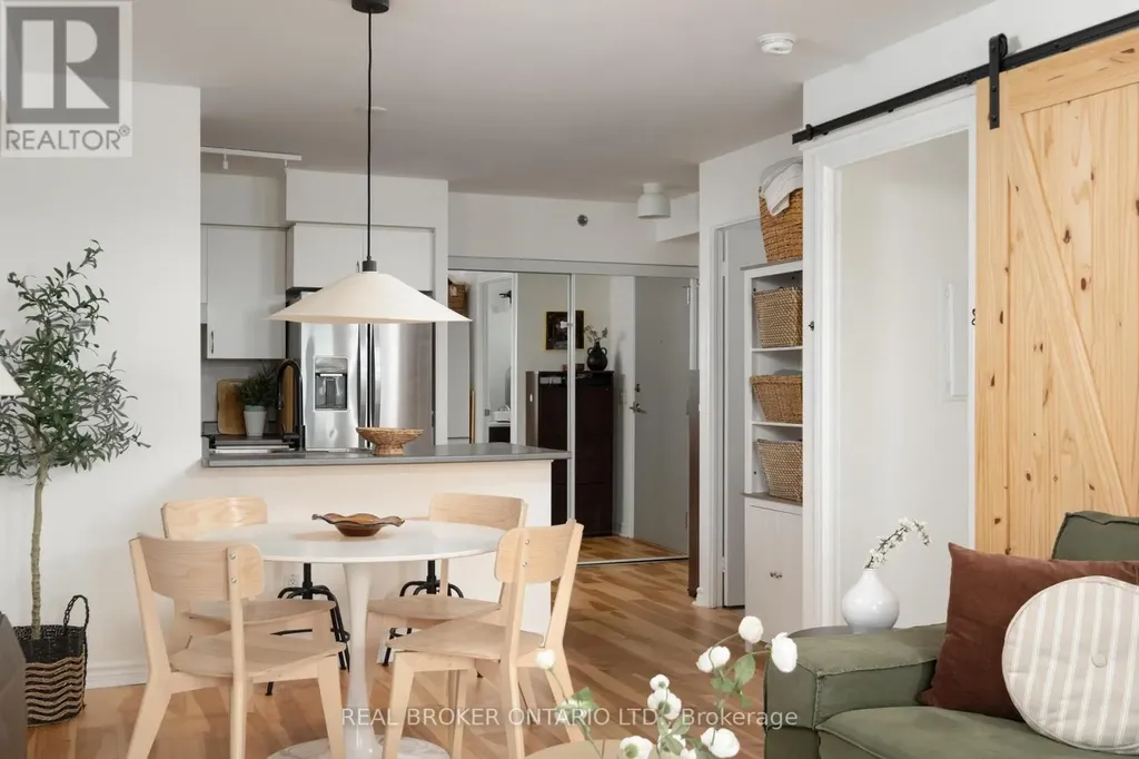 35 Saranac Boulevard Toronto (englemount-lawrence) ON M6A 2G4