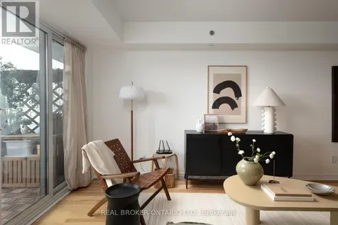35 Saranac Boulevard Toronto (englemount-lawrence) ON M6A 2G4