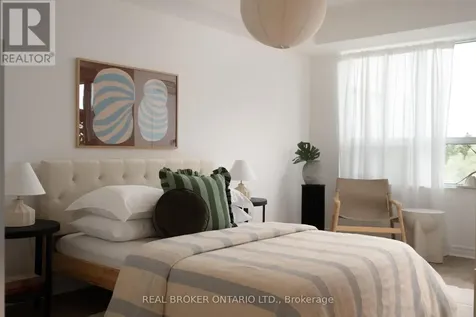 35 Saranac Boulevard Toronto (englemount-lawrence) ON M6A 2G4