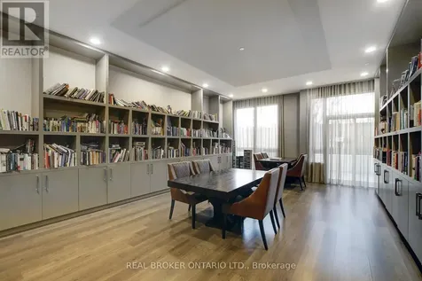 35 Saranac Boulevard Toronto (englemount-lawrence) ON M6A 2G4