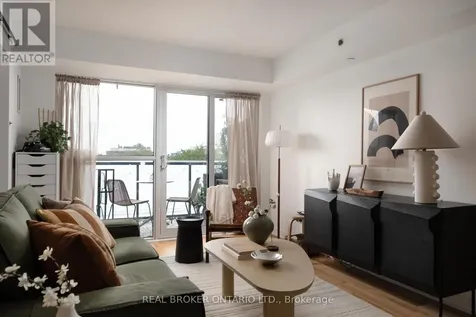 35 Saranac Boulevard Toronto (englemount-lawrence) ON M6A 2G4