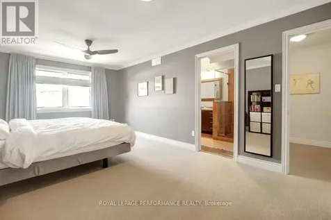 257 Currell Avenue Ottawa ON K1Z 7J5