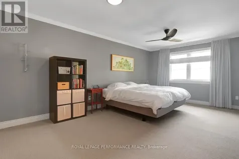 257 Currell Avenue Ottawa ON K1Z 7J5