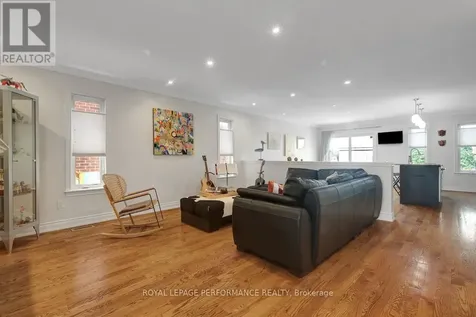 257 Currell Avenue Ottawa ON K1Z 7J5