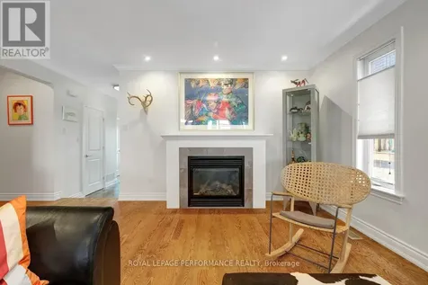 257 Currell Avenue Ottawa ON K1Z 7J5