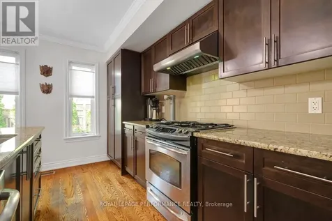 257 Currell Avenue Ottawa ON K1Z 7J5