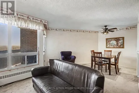 915 Elmsmere Road Ottawa ON K1J 8H8