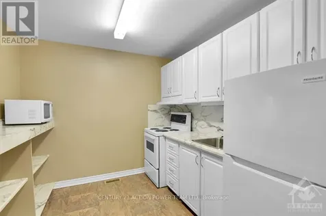 915 Elmsmere Road Ottawa ON K1J 8H8