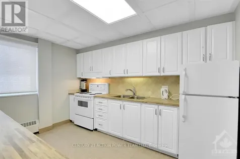 915 Elmsmere Road Ottawa ON K1J 8H8