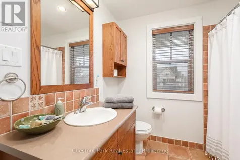 125 Fairway Court Blue Mountains ON L9Y 0P8