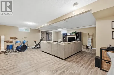 609 Tuscarora Road Huron-kinloss ON N2Z 2X3