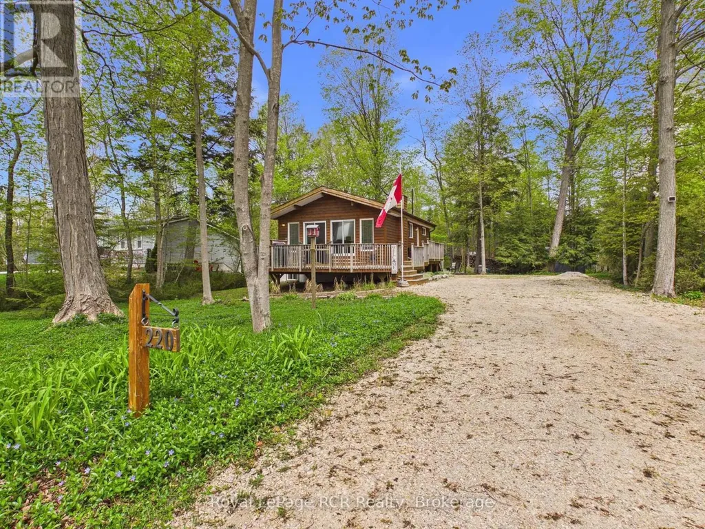 220 Shadywood Crescent Huron-kinloss ON N2Z 2X3